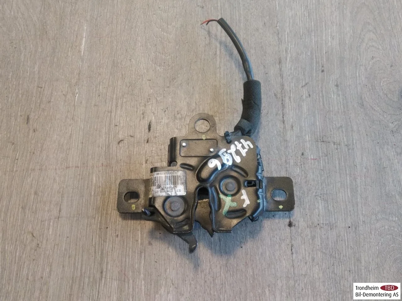 Byd TANG 2021->> Hood latch