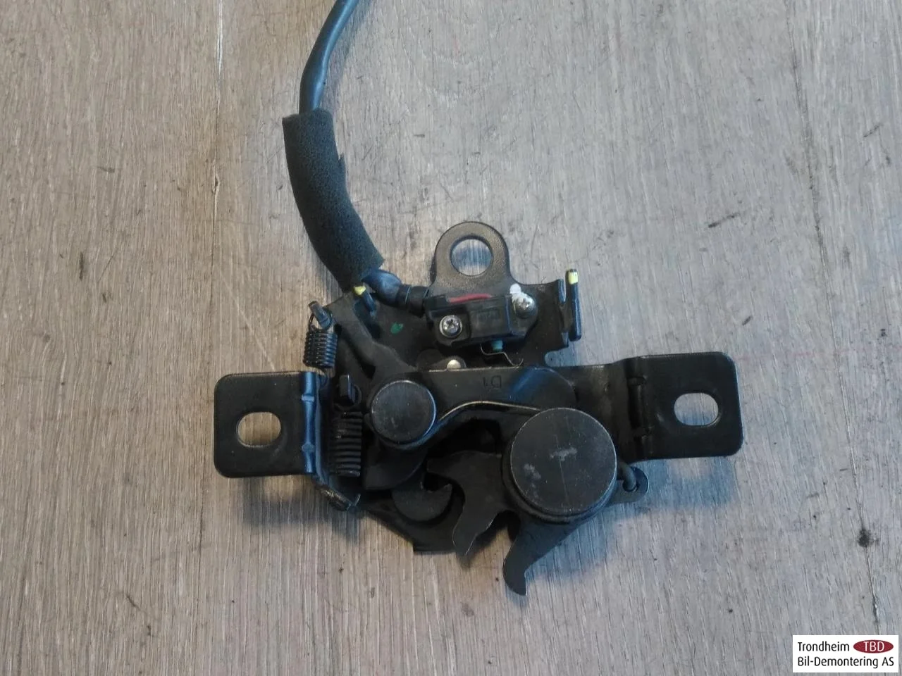 Byd TANG 2021->> Hood latch view 2