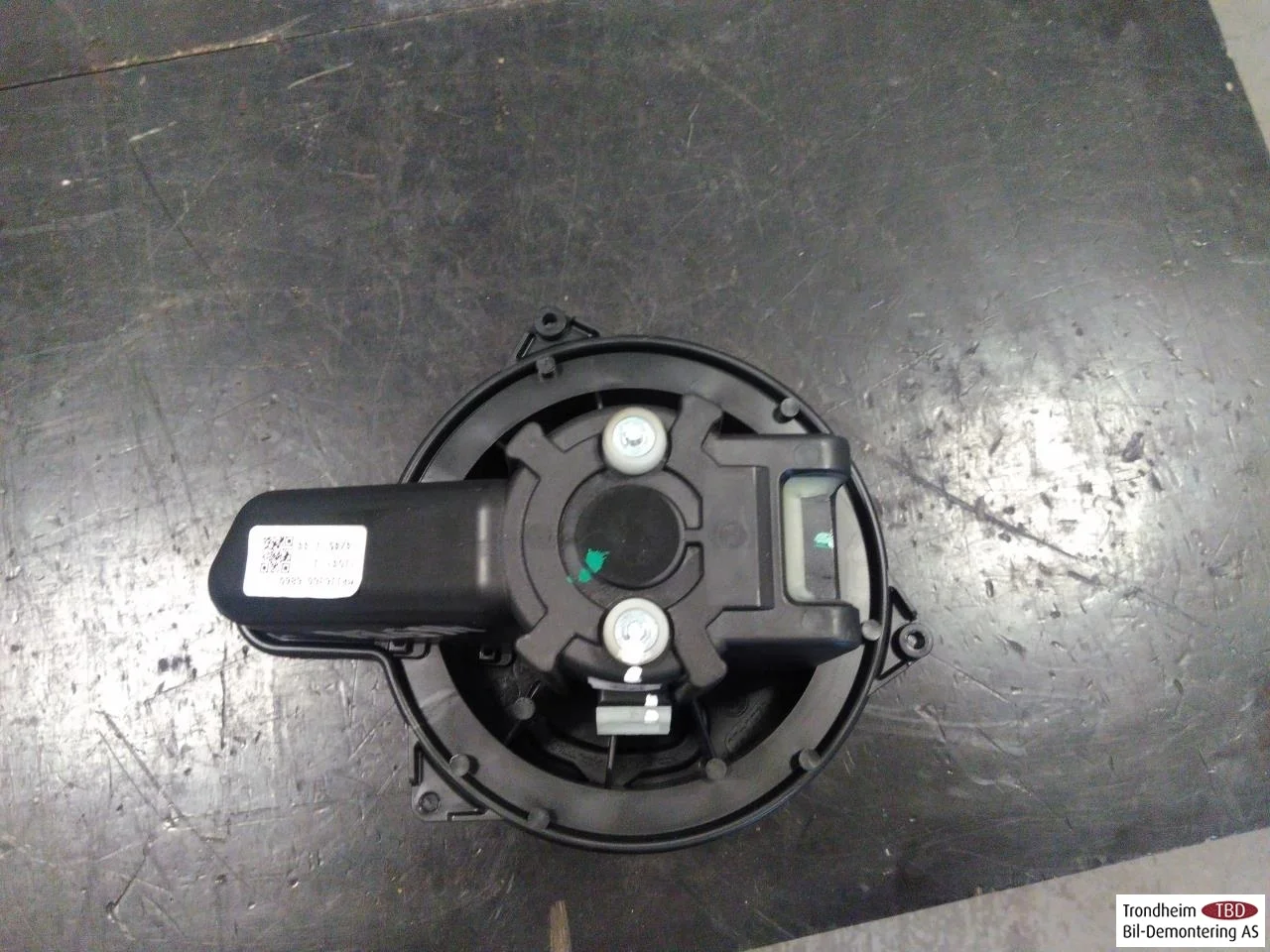 Fiat 500E 2020- Heater blower motor view 3