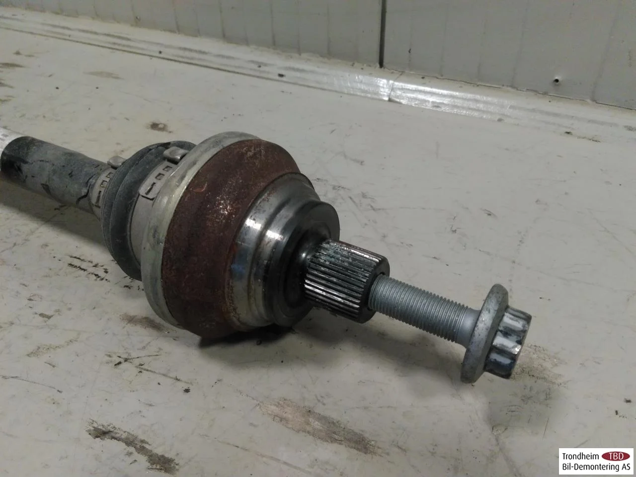 Volkswagen ID.5 2022- Rear right driveshaft view 2