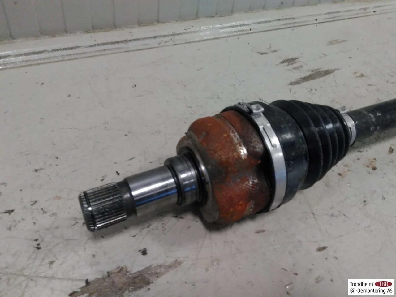 Volkswagen ID.5 2022- Rear right driveshaft view 4
