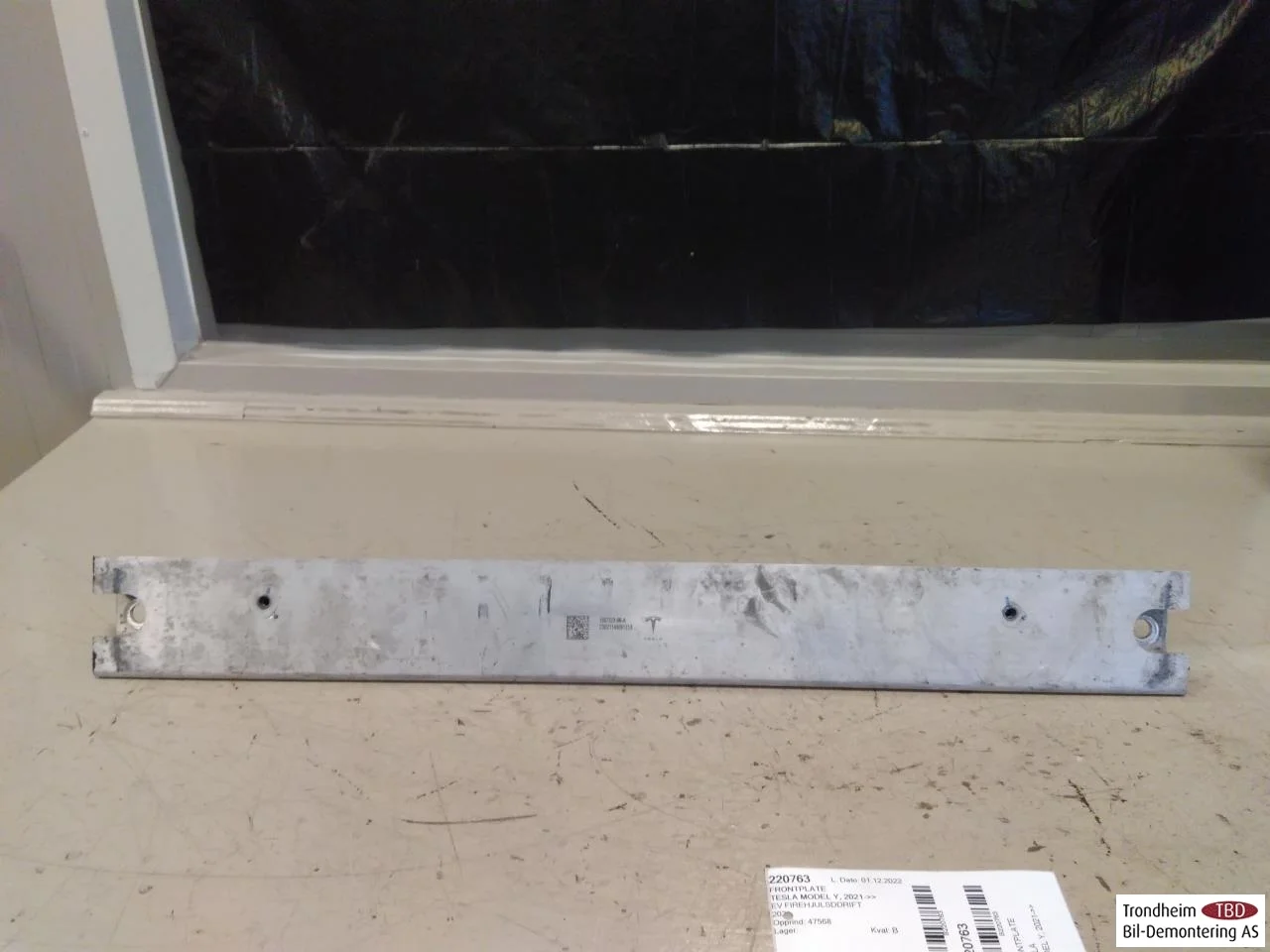 Tesla MODEL Y 2021- Front panel