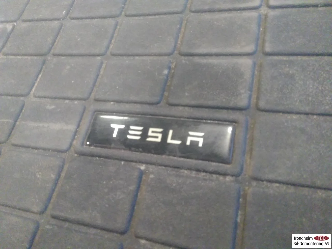 Tesla MODEL S 2013- Raktérvédő szőnyeg / borítás nézet 2