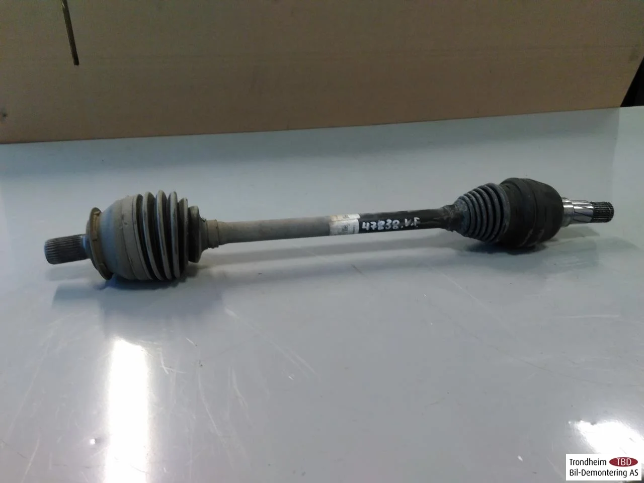 Mercedes B 180-200 W246/W242 2012-19 Féltengely, első, bal