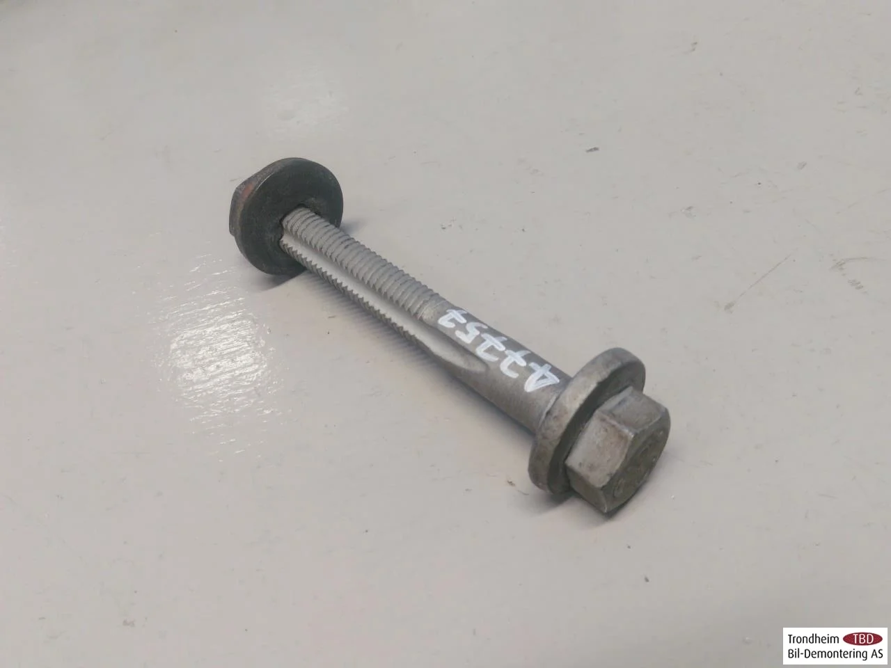 Tesla MODEL S 2013- Front left control arm view 2