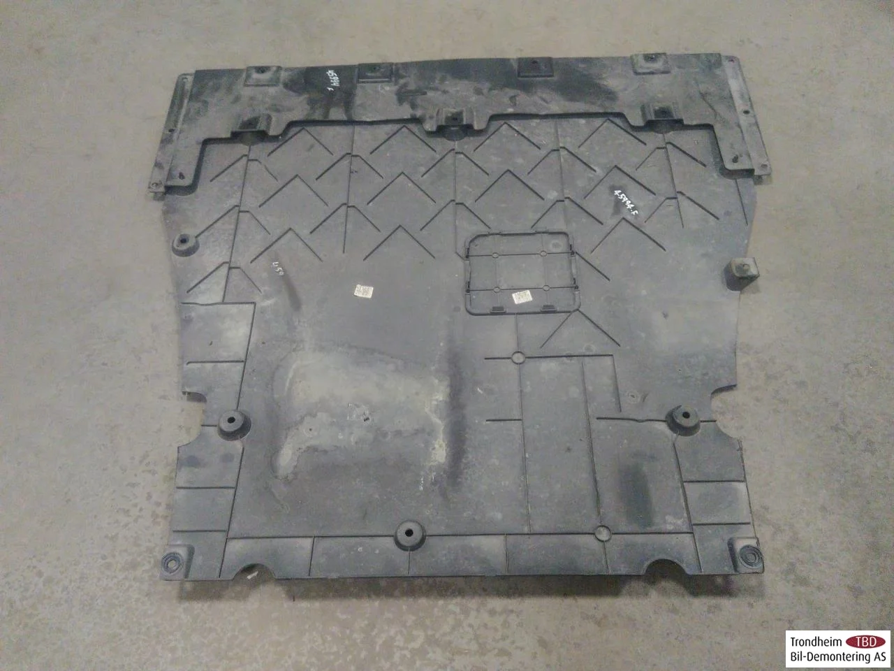 Maxus EUNIQ5 MPV 2021- Underbody protection plate (engine/gearbox/floor)