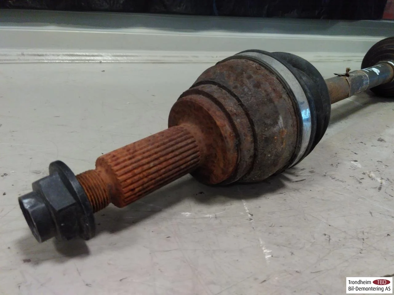 Kia SOUL 2009- Front left driveshaft view 3