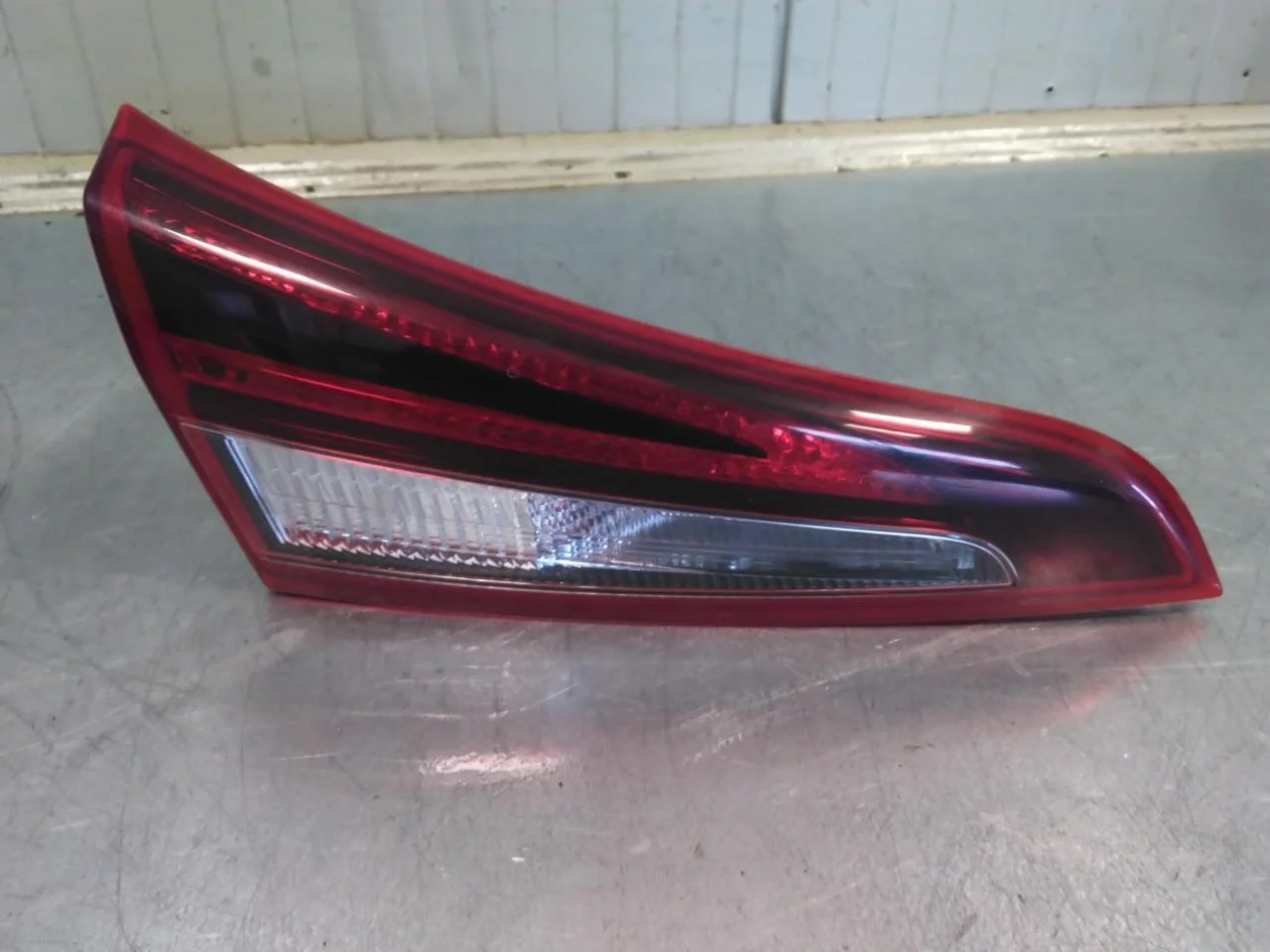 Kia SOUL 2009- Lampă spate, stânga, pe hayon (interioară)