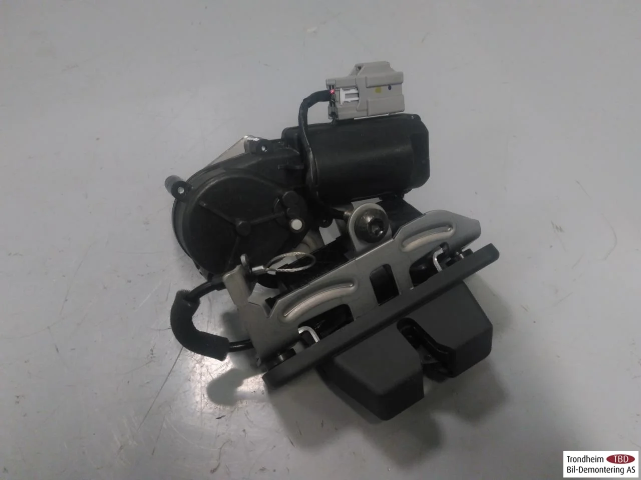 Hongqi E-HS9 2022- Tailgate lock