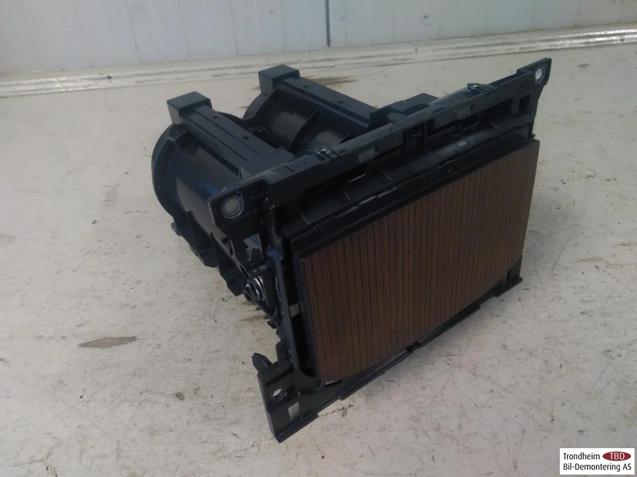 Hongqi E-HS9 2022- Cup holder