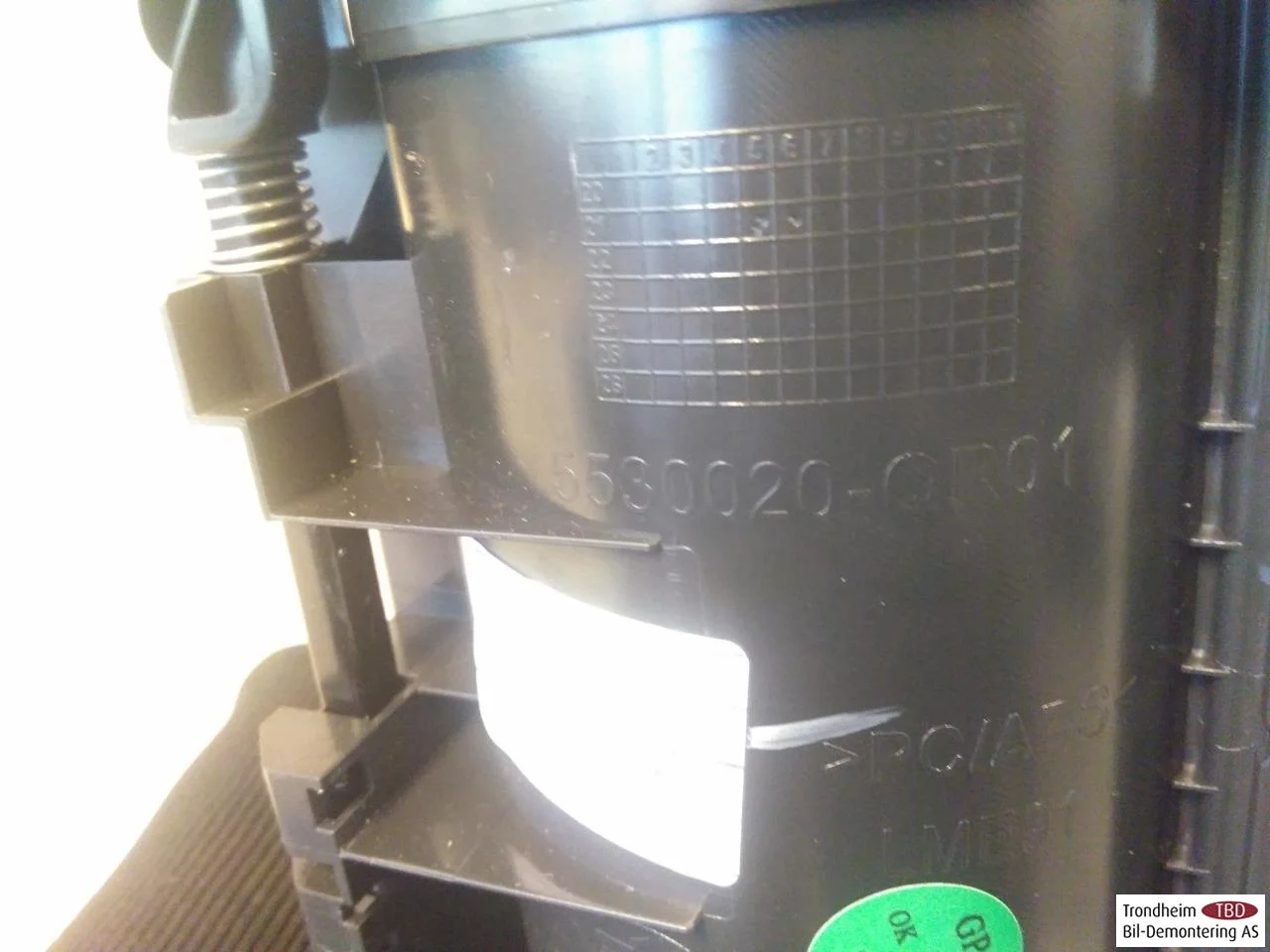 Hongqi E-HS9 2022- Cup holder view 4
