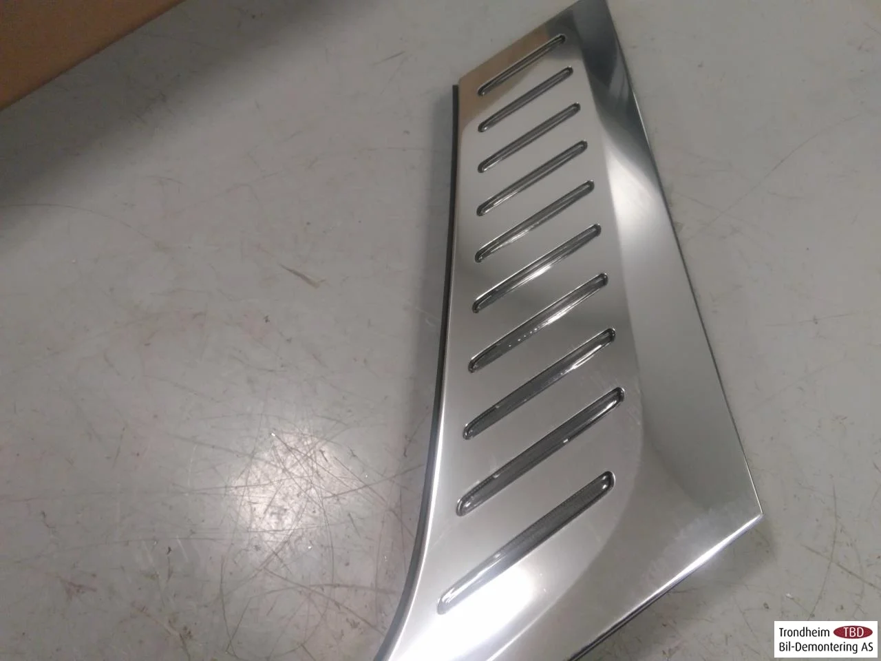 Hongqi E-HS9 2022- Trim molding, other view 2