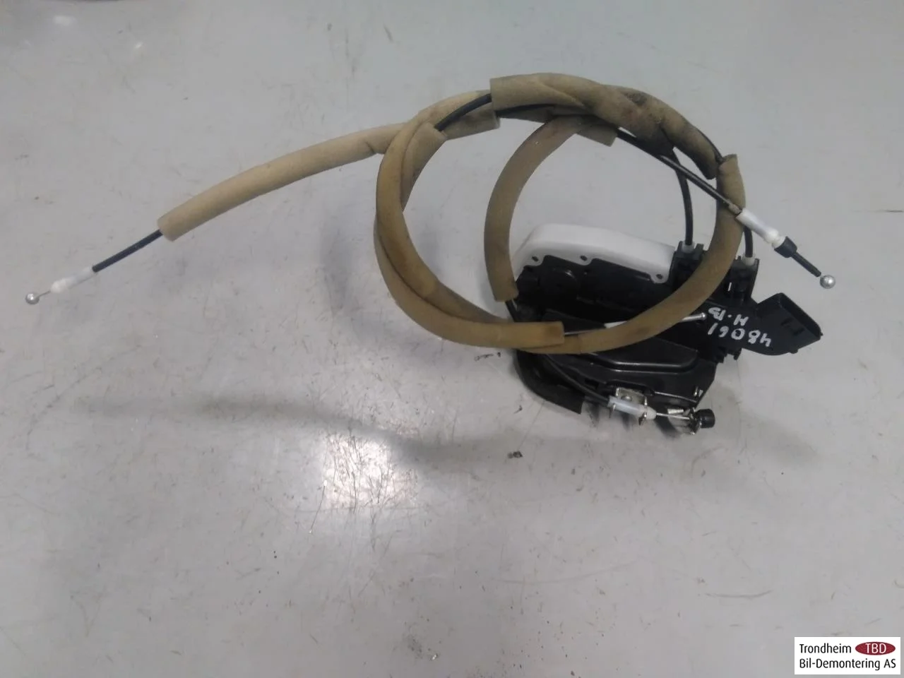 Nissan LEAF 2011-17 Door lock housing