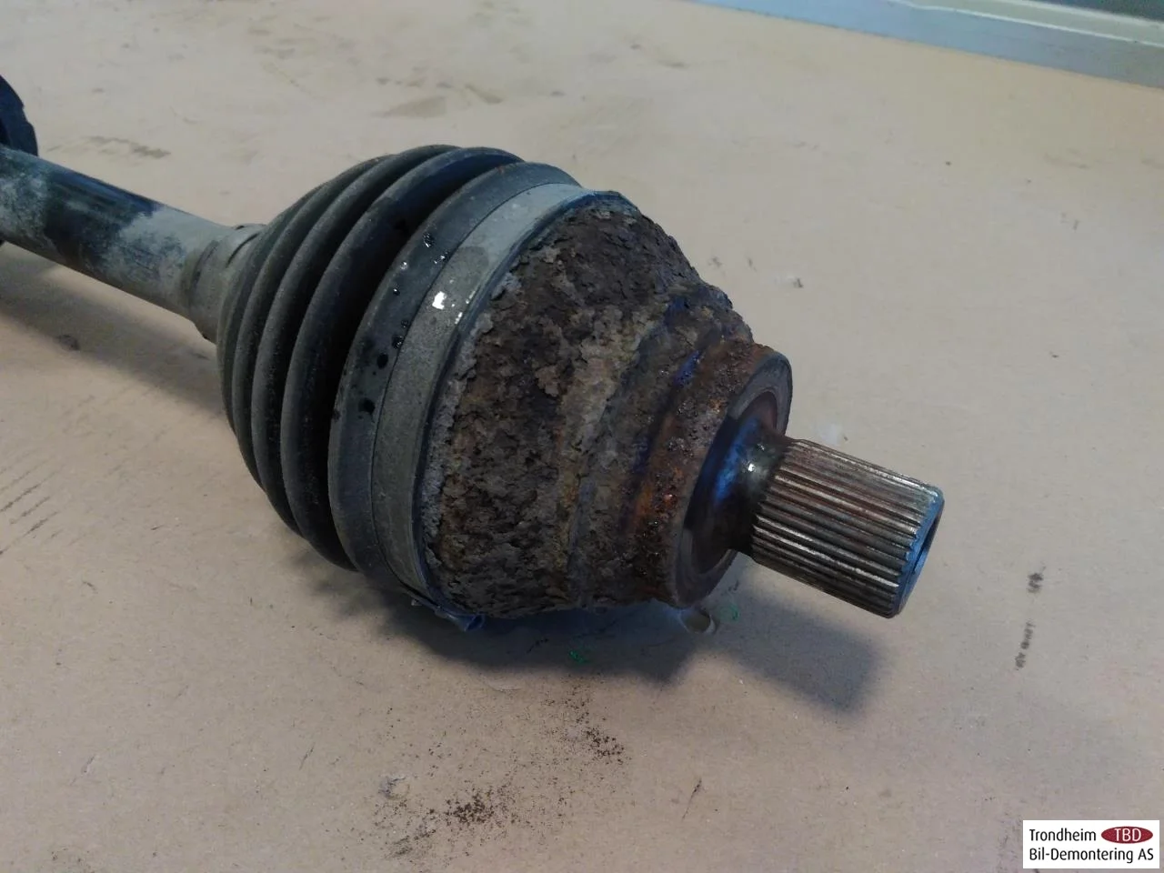 Volkswagen GOLF, E-GOLF VII 2013-20 Front left driveshaft view 2