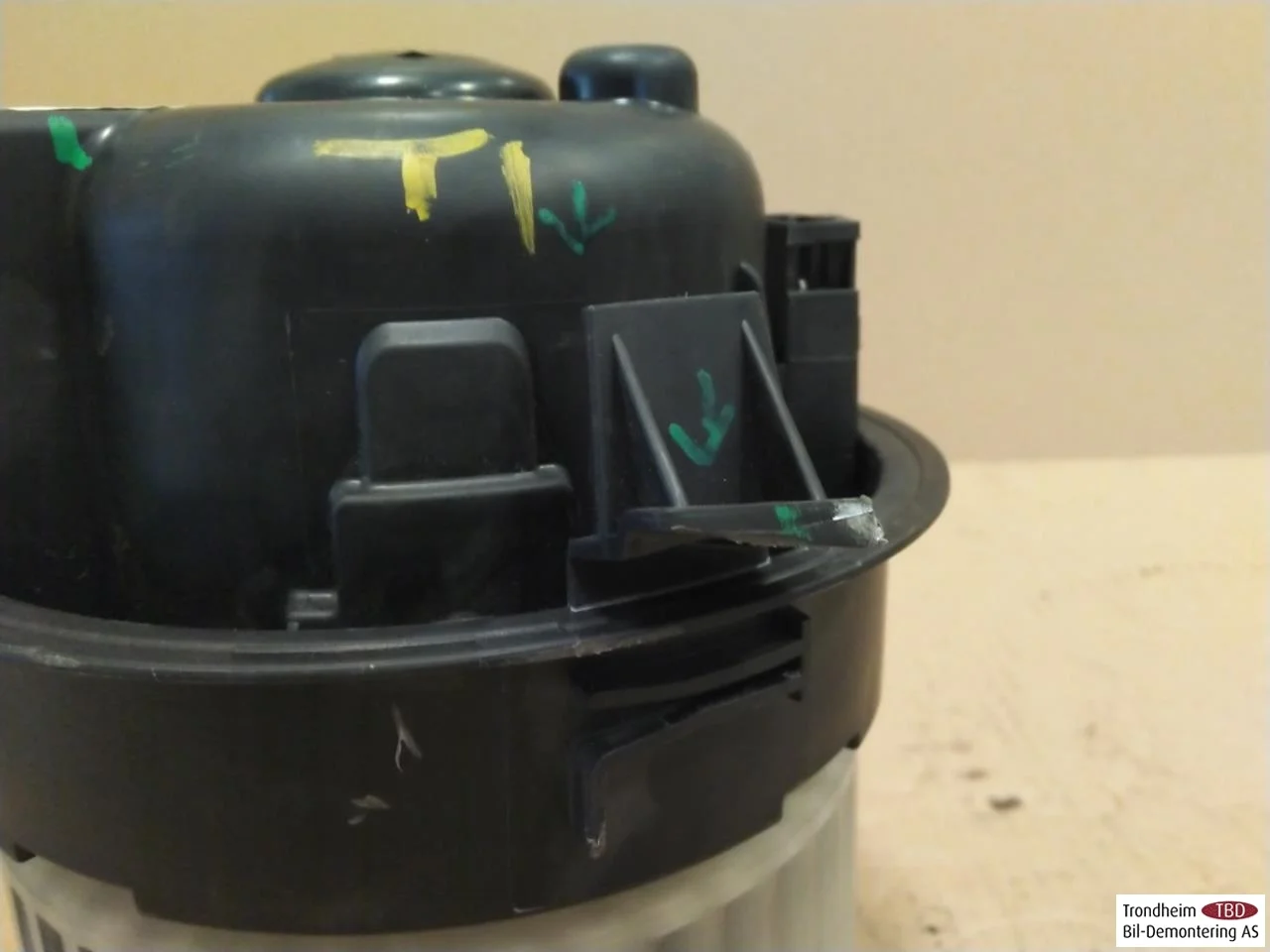Peugeot 2008/E-2008 2020-> Heater blower motor view 2