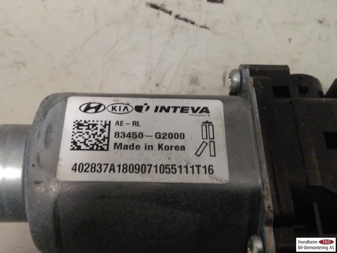 Hyundai IONIQ AE 2017-22 Ablakemelő motor nézet 3