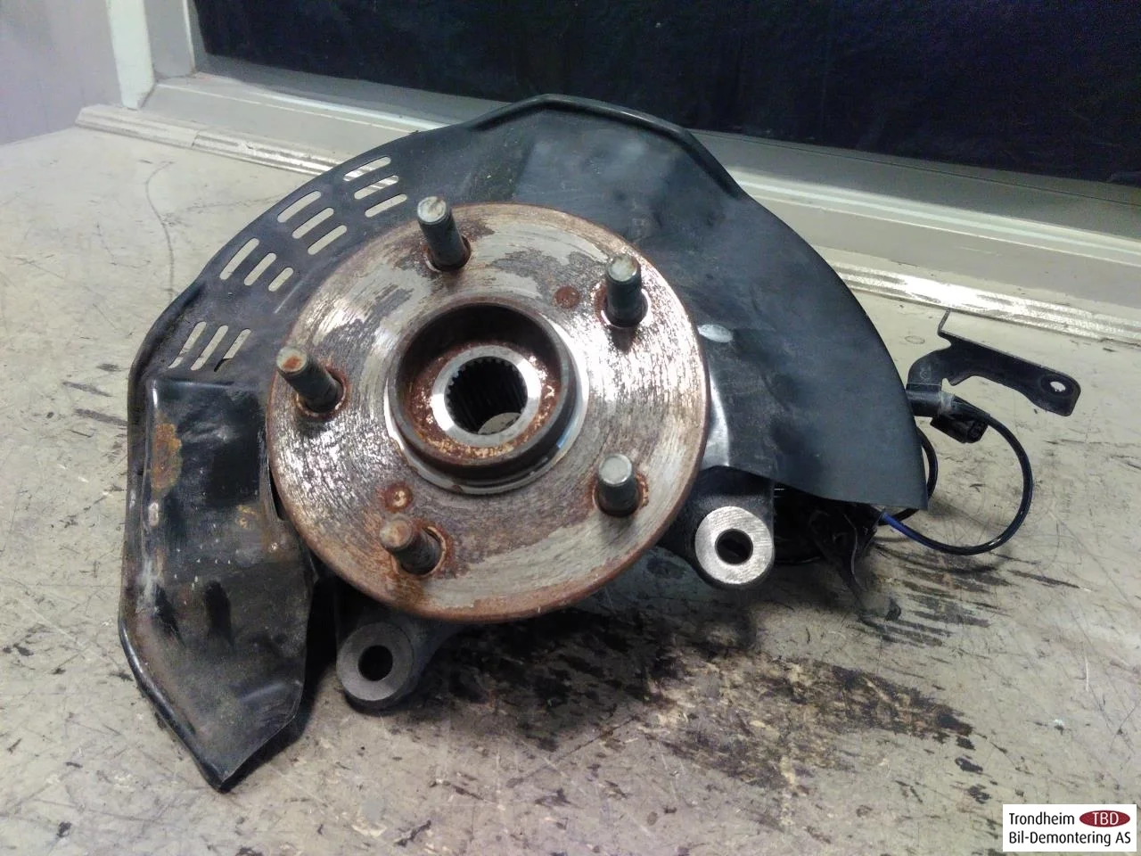 Toyota C-HR 2016-23 Front right steering knuckle