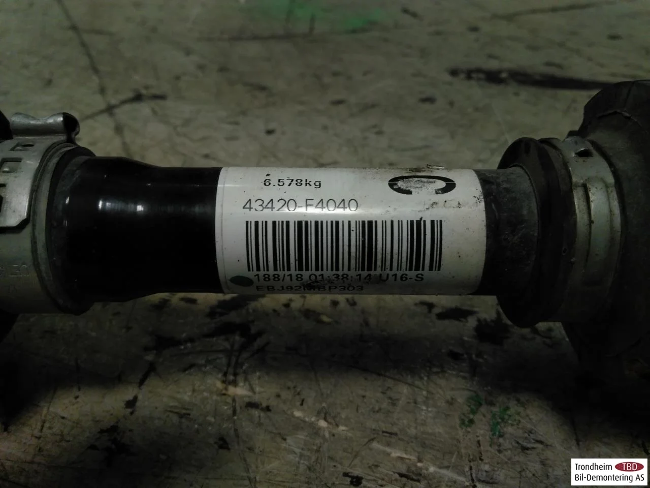 Toyota C-HR 2016-23 Front left driveshaft view 4