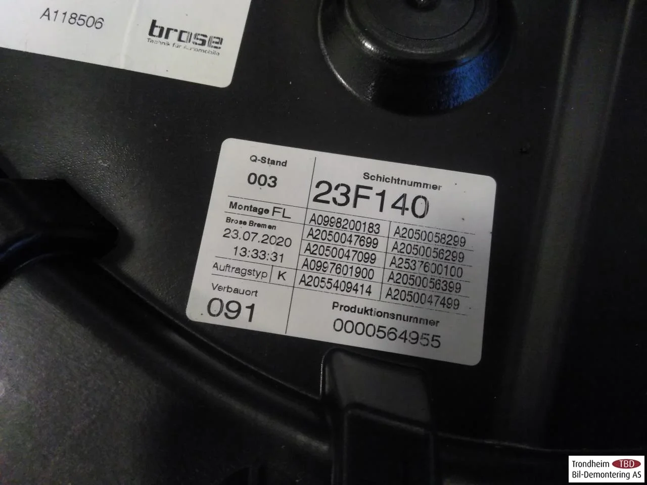 Mercedes EQC 2020- Electric window regulator, complete view 3