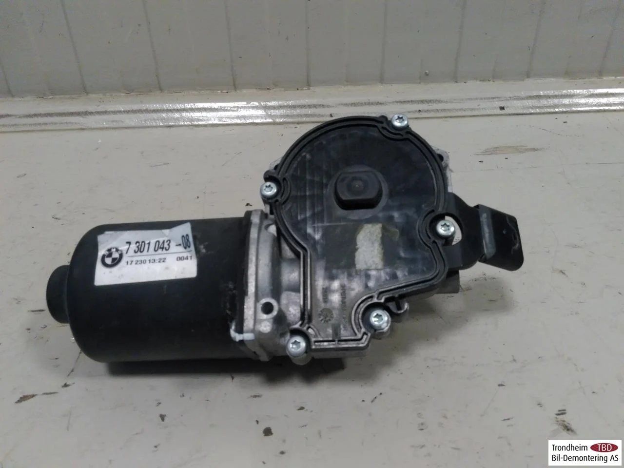 BMW 2 F45 ACTIVE TOURER 2014-21 Windshield wiper motor view 2