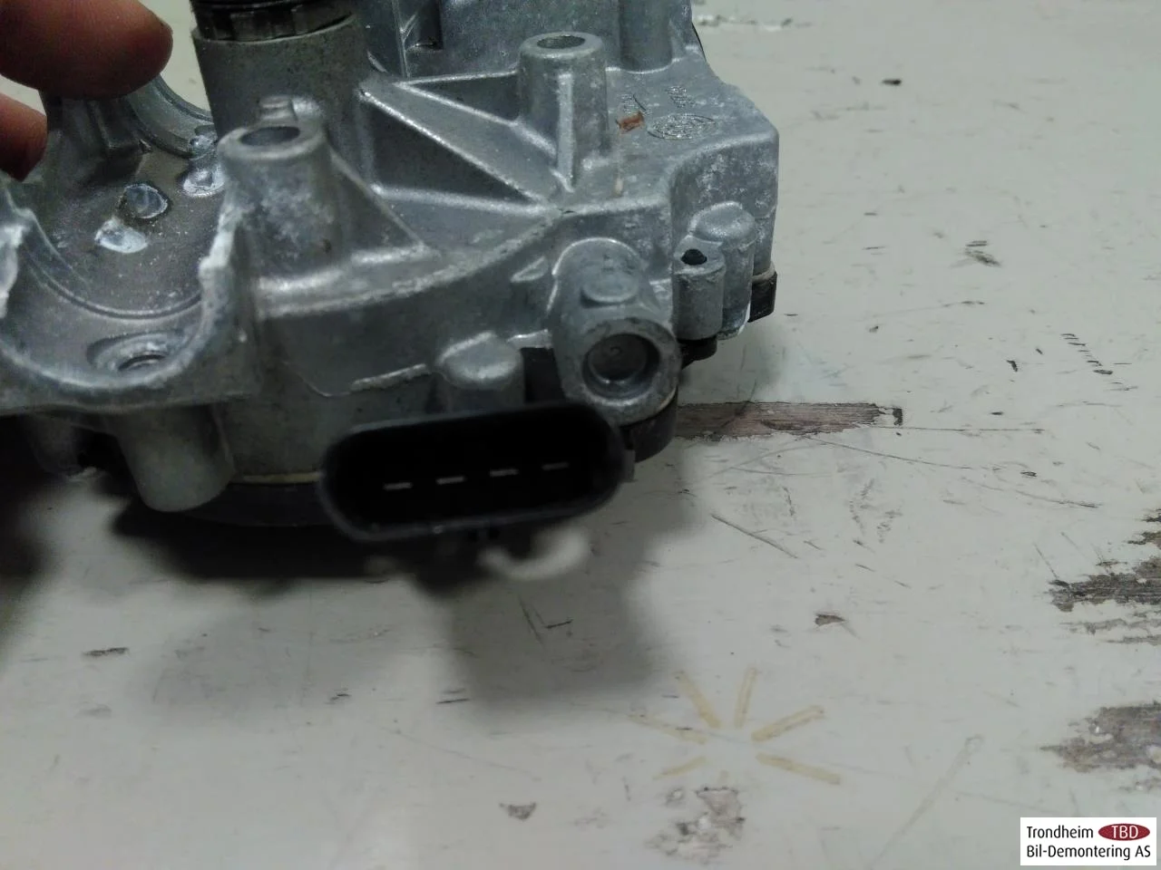 BMW 2 F45 ACTIVE TOURER 2014-21 Windshield wiper motor view 3