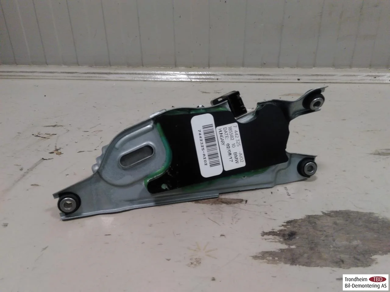 BMW 2 F45 ACTIVE TOURER 2014-21 Ablaktörlő motor, csomagtérajtó nézet 2