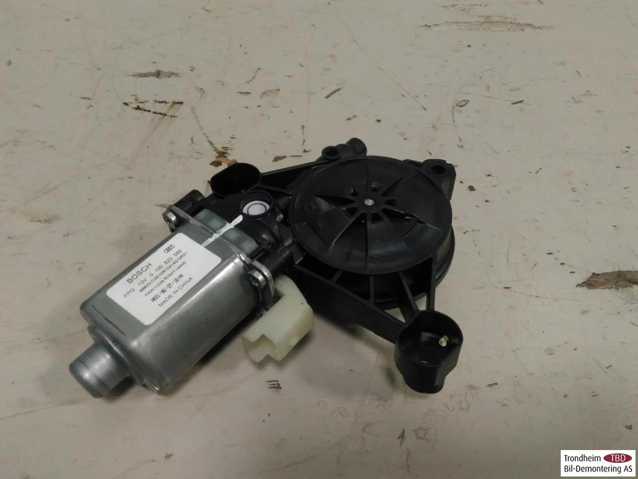 Hongqi E-HS9 2022- Ablakemelő motor nézet 2