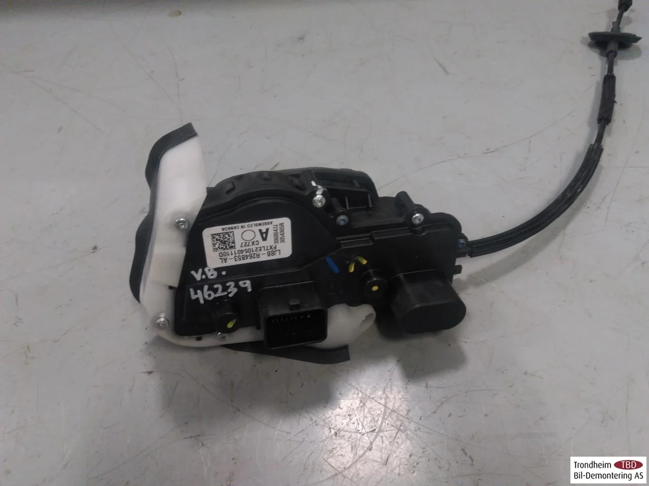 Ford MUSTANG MACH-E 2021- Door lock housing view 2