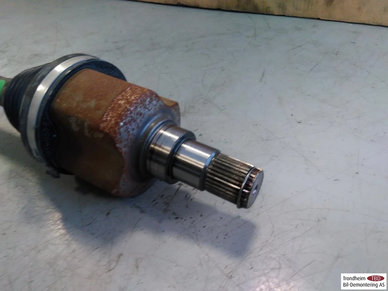 Byd TANG 2021->> Rear left driveshaft view 4