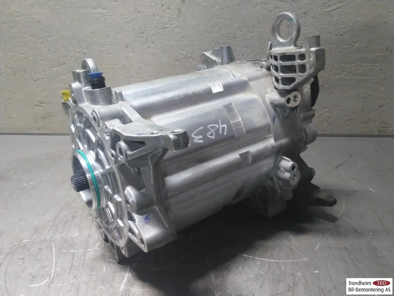 Peugeot 2008/E-2008 2020-> Front electric motor view 2