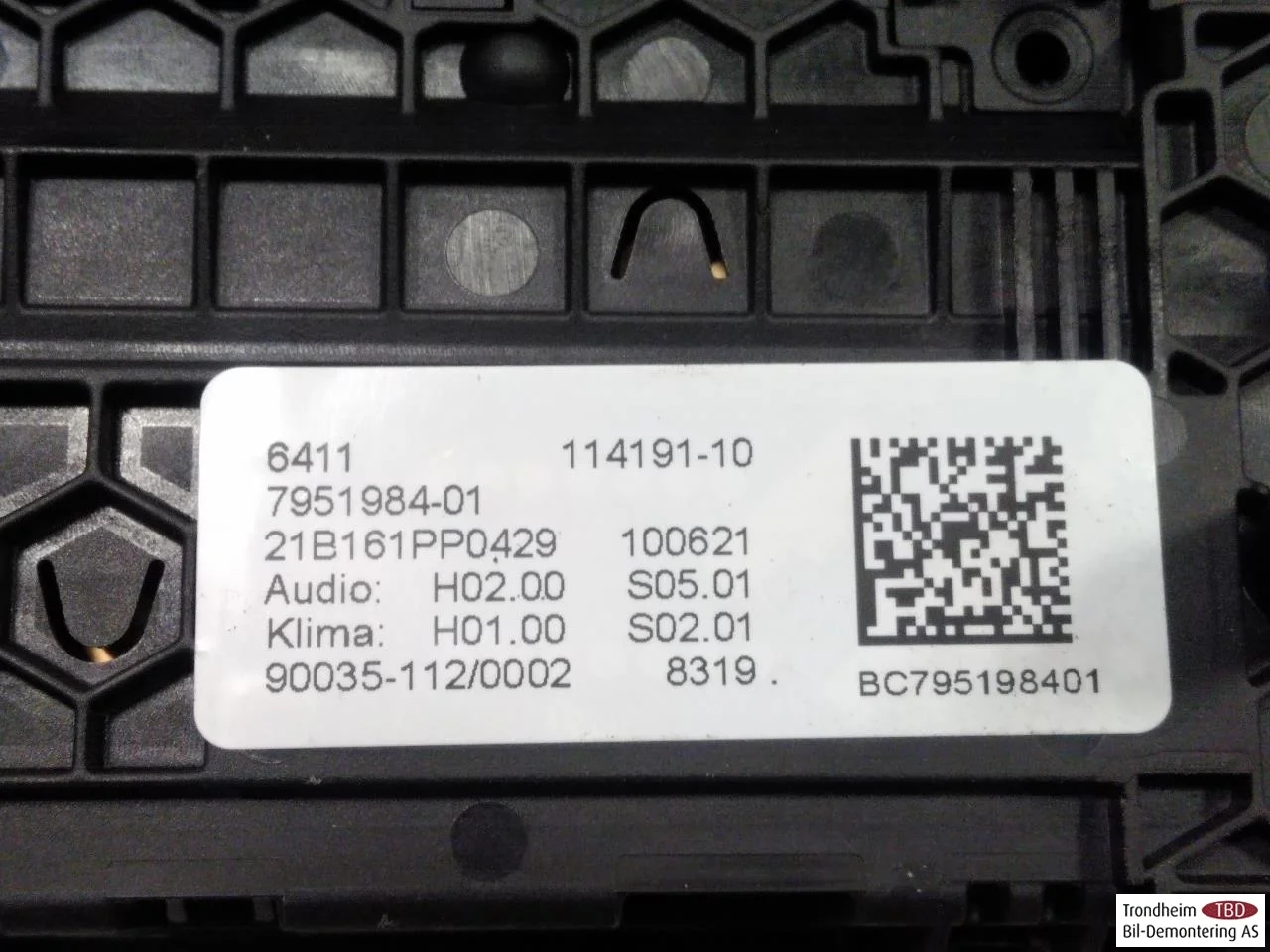 BMW IX3 G08 2021-25 Heater control unit view 3