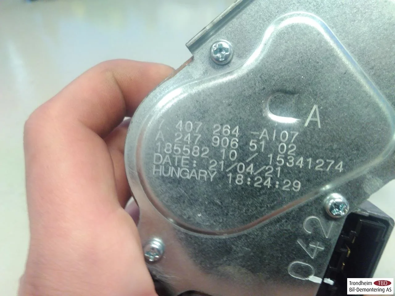 BMW IX3 G08 2021-25 Ablaktörlő motor, csomagtérajtó nézet 3