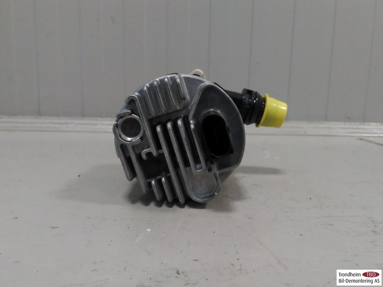 BMW IX3 G08 2021-25 Keringtetőszivattyú nézet 3