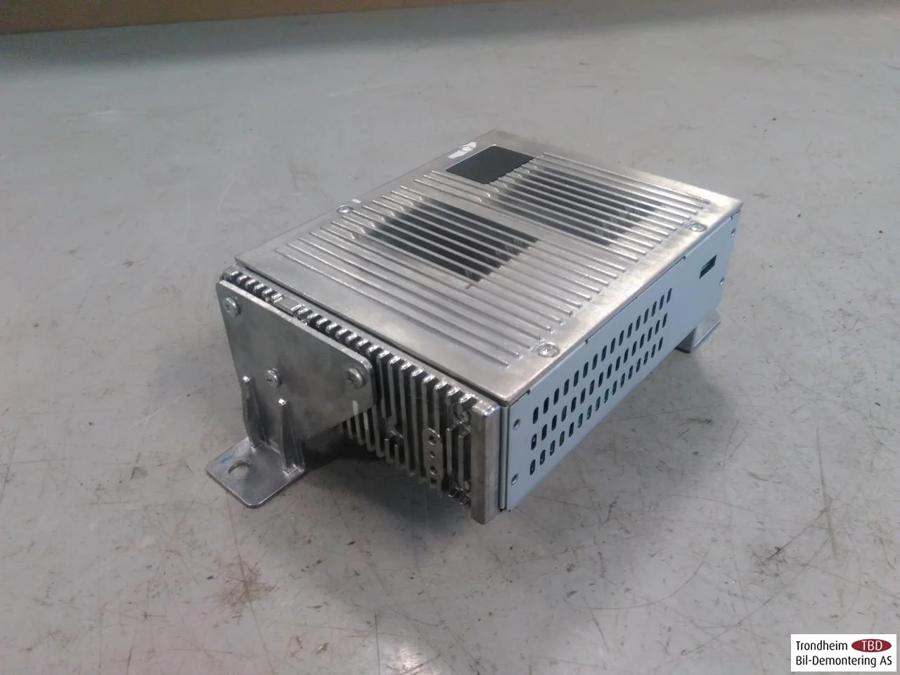 Maxus EUNIQ5 MPV 2021- Radio / hi-fi, other view 2