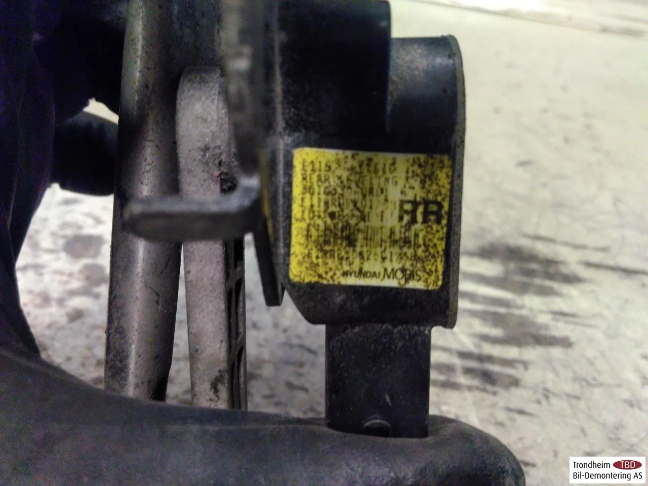 Hongqi E-HS9 2022- Level control / air suspension sensor view 2
