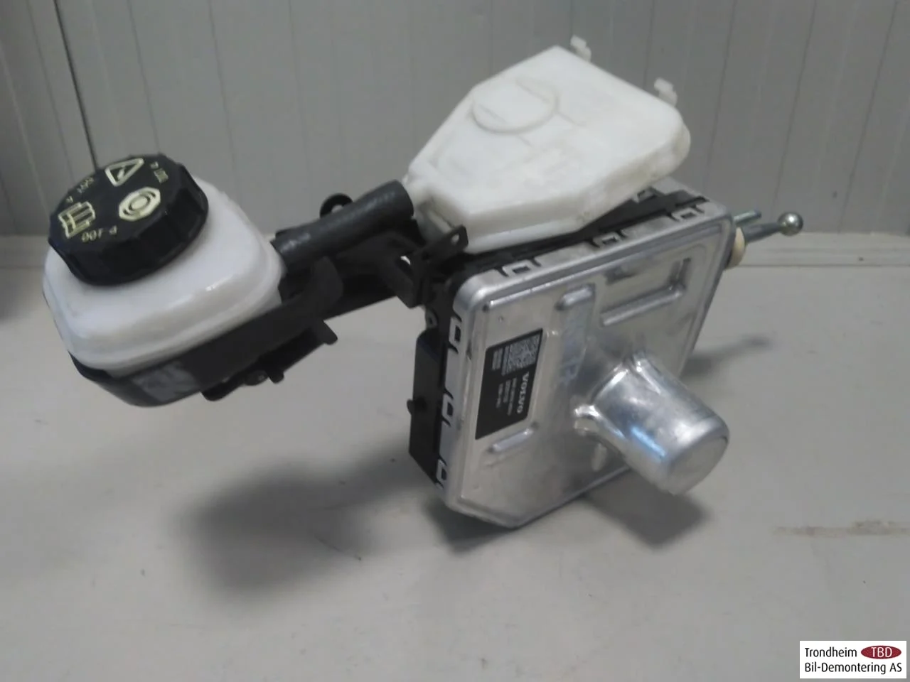 Polestar 2 2020- Brake booster