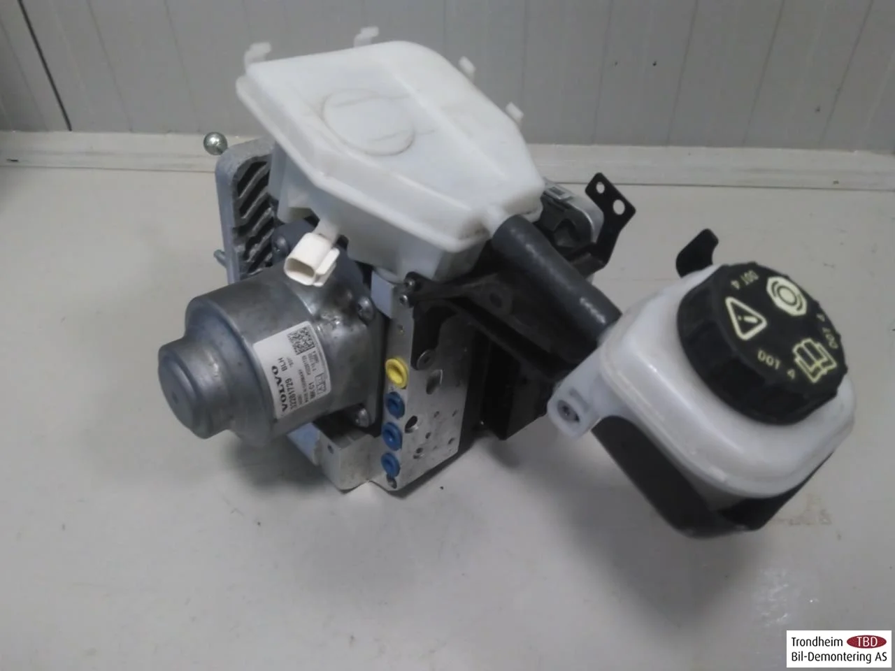 Polestar 2 2020- Brake booster view 2