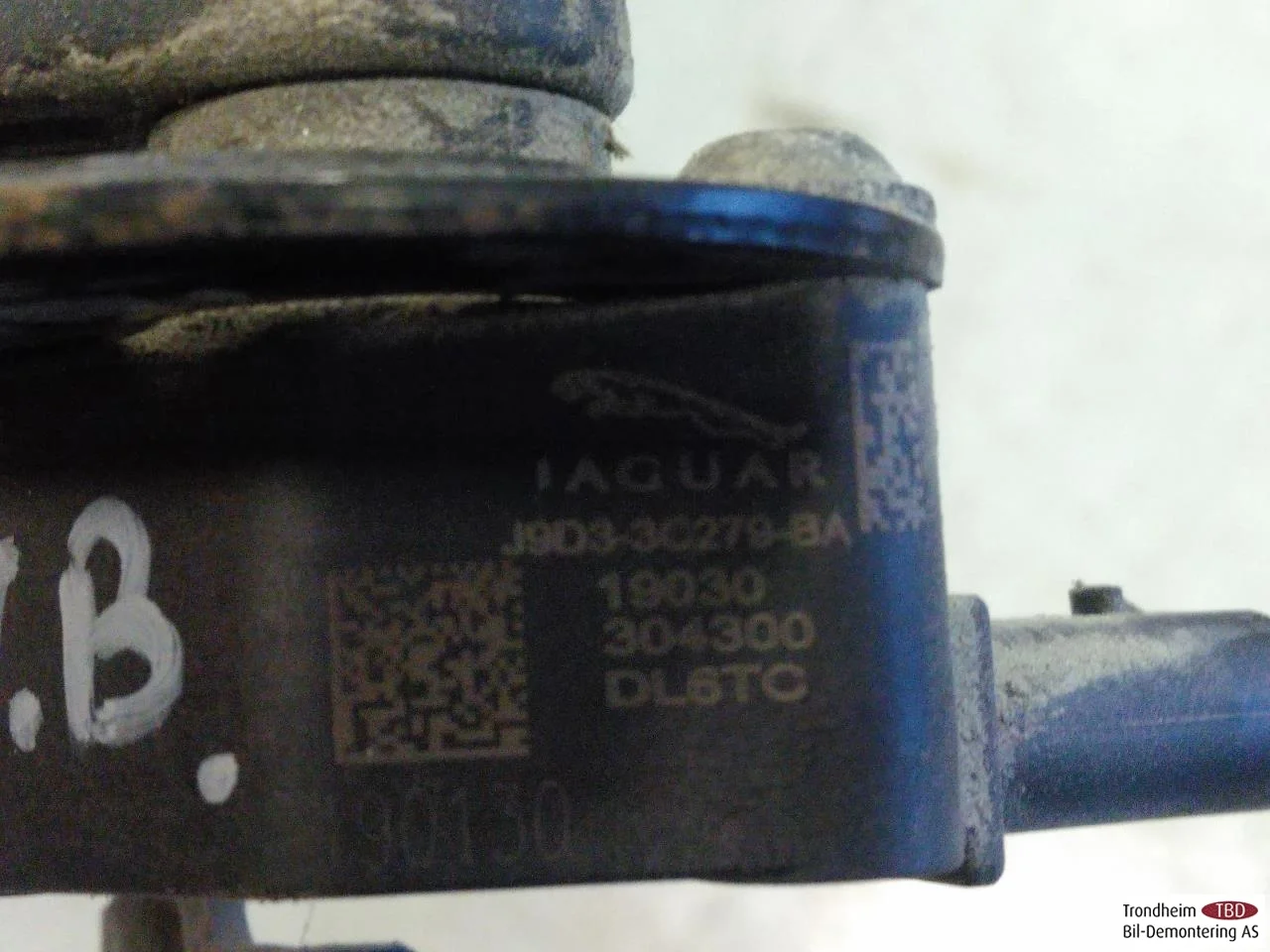 Jaguar I-PACE 2018- Level control / air suspension sensor view 3