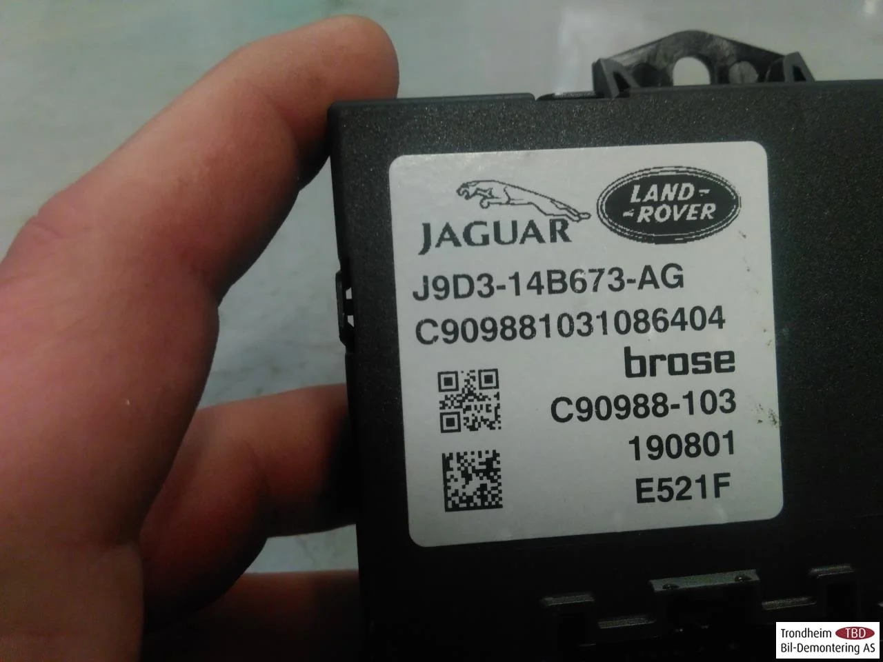 Jaguar I-PACE 2018- Vezérlőegység, csomagtérajtó nézet 3
