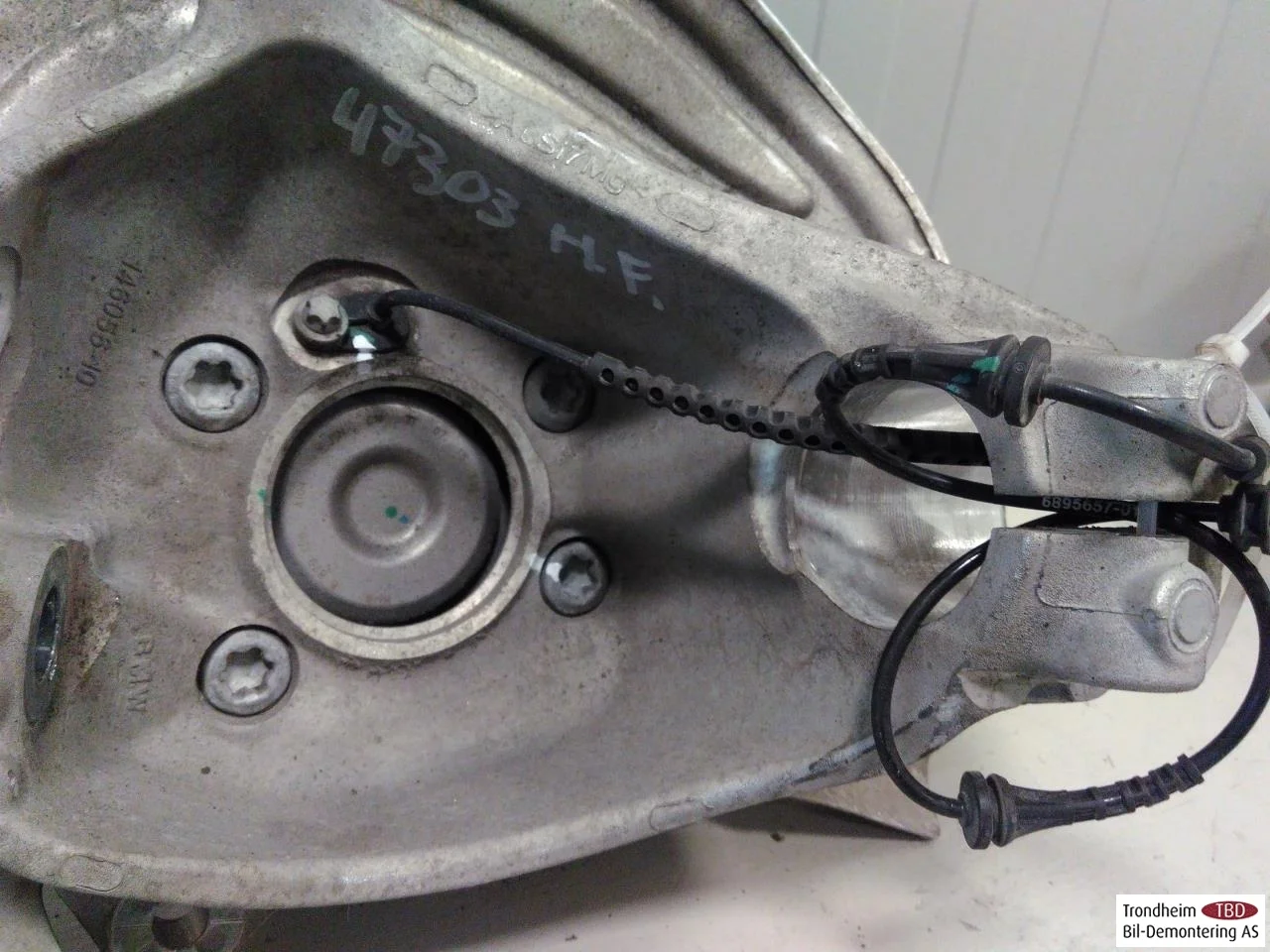 BMW IX3 G08 2021-25 Front right steering knuckle view 3