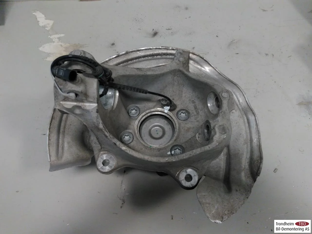 BMW IX3 G08 2021-25 Csonkállvány, bal első nézet 2