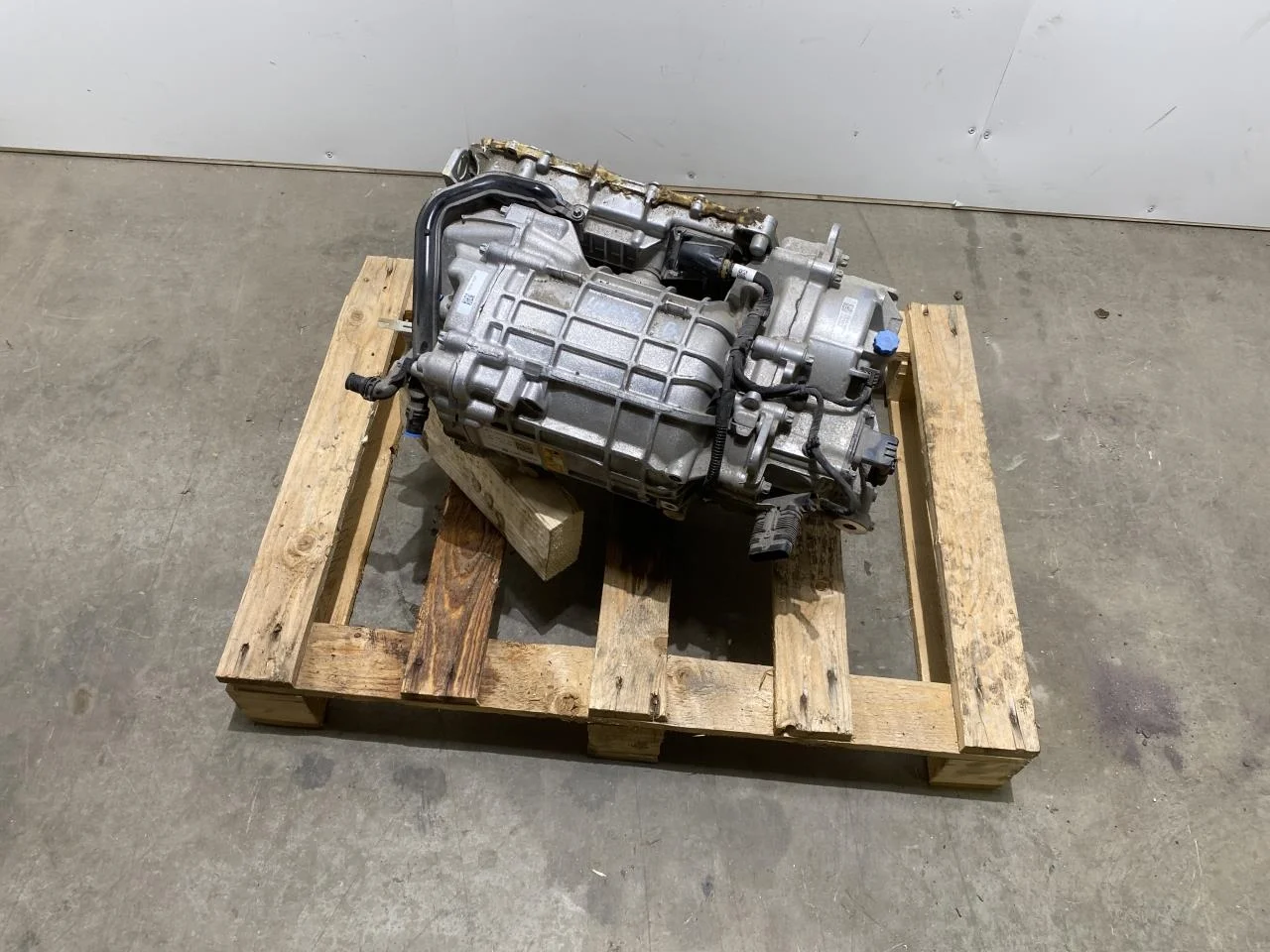 Mercedes EQA H243 2021- Elektromos motor, hátsó