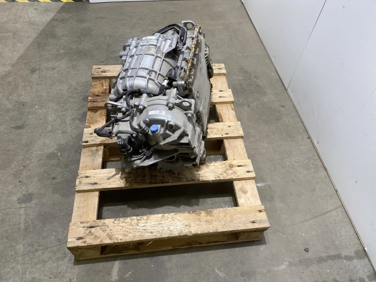 Mercedes EQA H243 2021- Elektromos motor, hátsó nézet 3