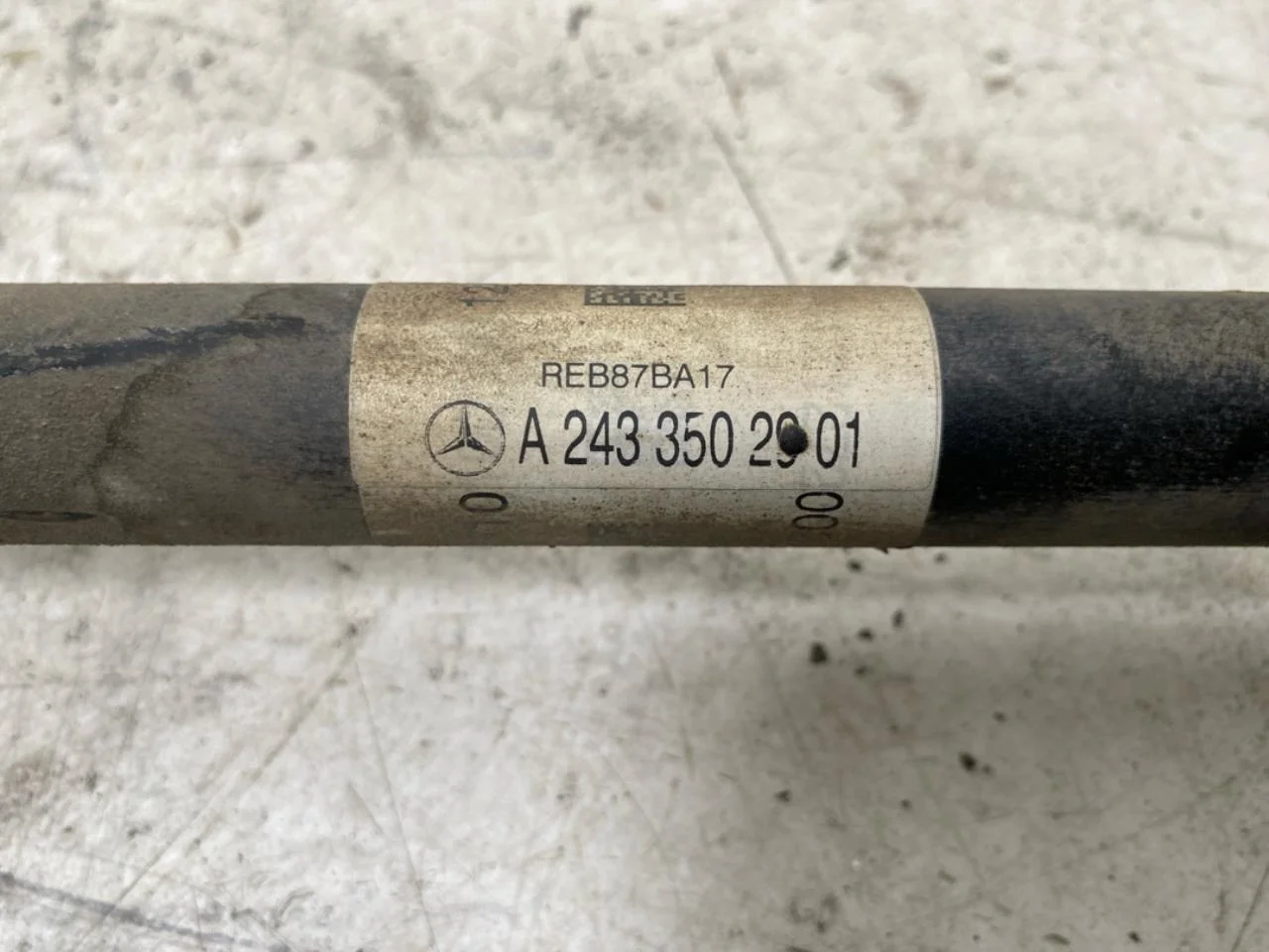 Mercedes EQA H243 2021- Rear right driveshaft view 4