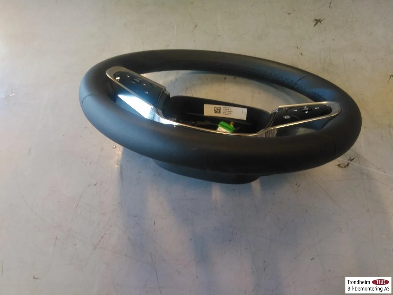 Polestar 2 2020- Steering wheel view 2