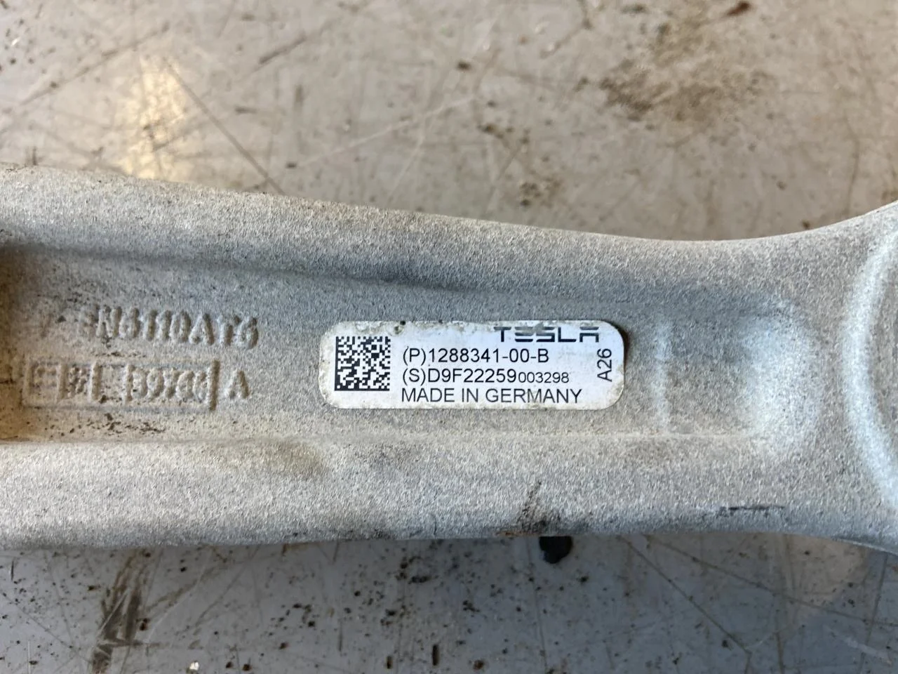 Tesla MODEL Y 2021- Braț suspensie, dreapta față vedere 3
