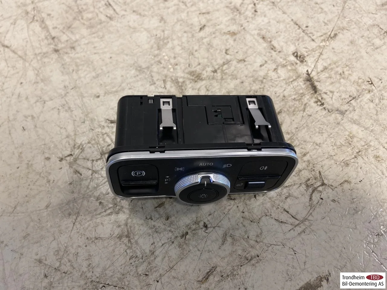 Mercedes EQA H243 2021- Headlight switch view 2