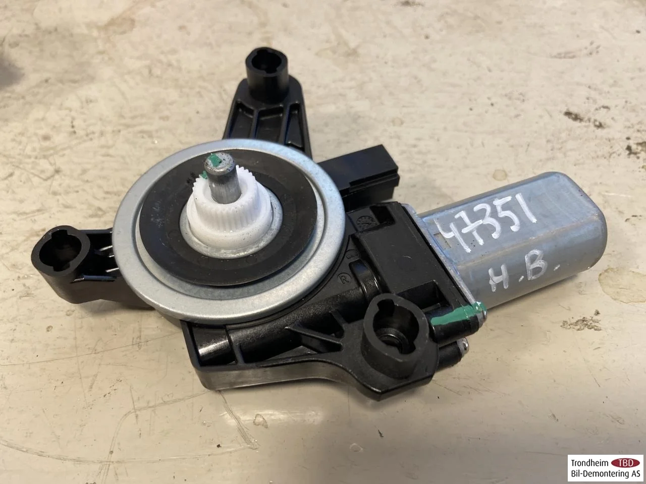 Mercedes EQA H243 2021- Ablakemelő motor