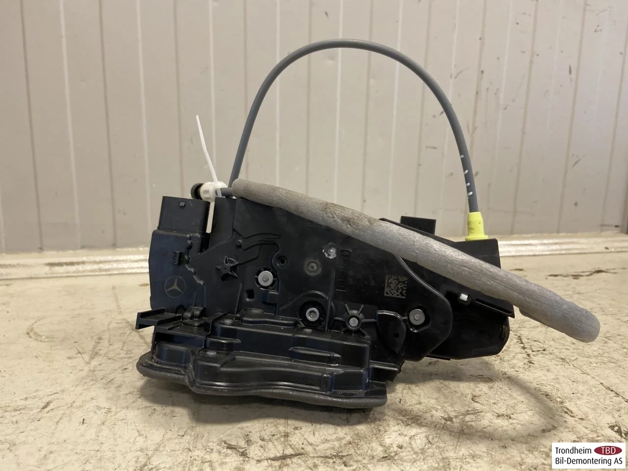 Mercedes EQA H243 2021- Door lock housing