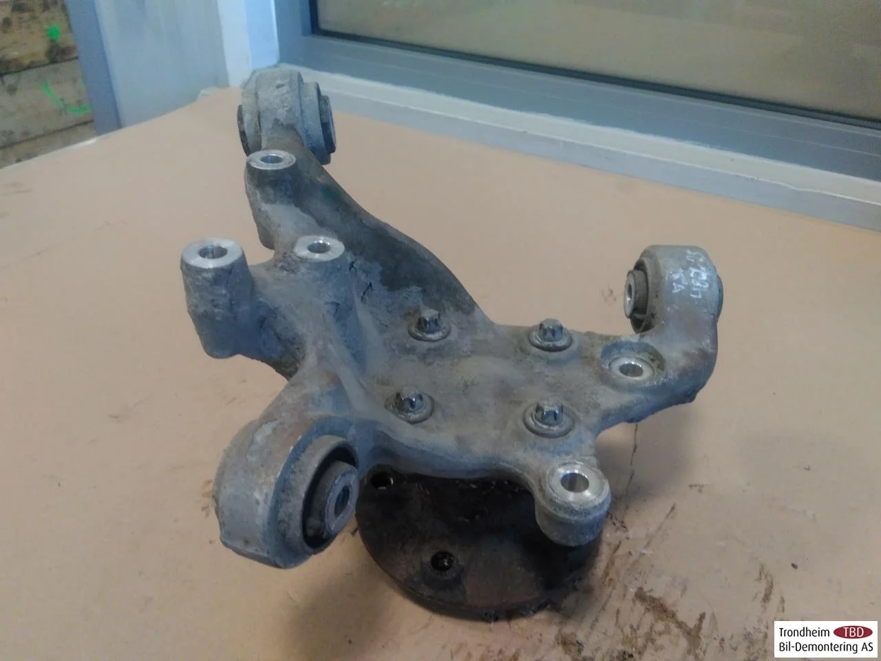 Mercedes B 180-200 W246/W242 2012-19 Csonkállvány, bal hátsó nézet 2